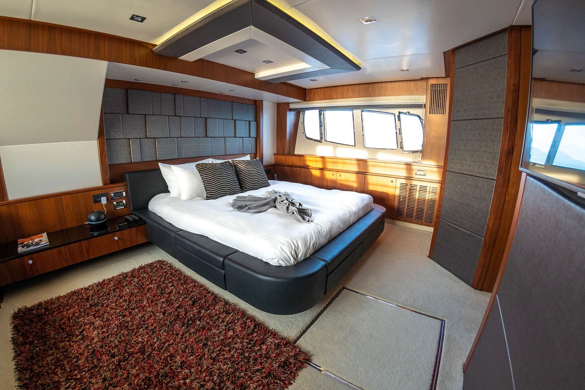 Аренда моторной яхты Sunseeker 86 Maxxx на Мальдивах